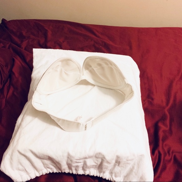 Sale 🌷 Victoria Secret White StraplessBra - Picture 2 of 3